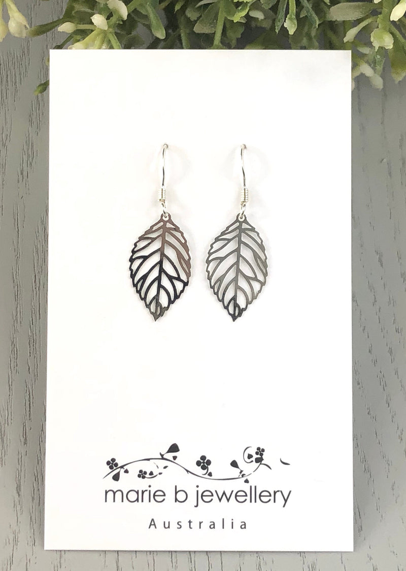 Small leaf earrings